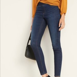 NWT Old Navy Rockstar Jeggings Built-in Warm. Size 0.